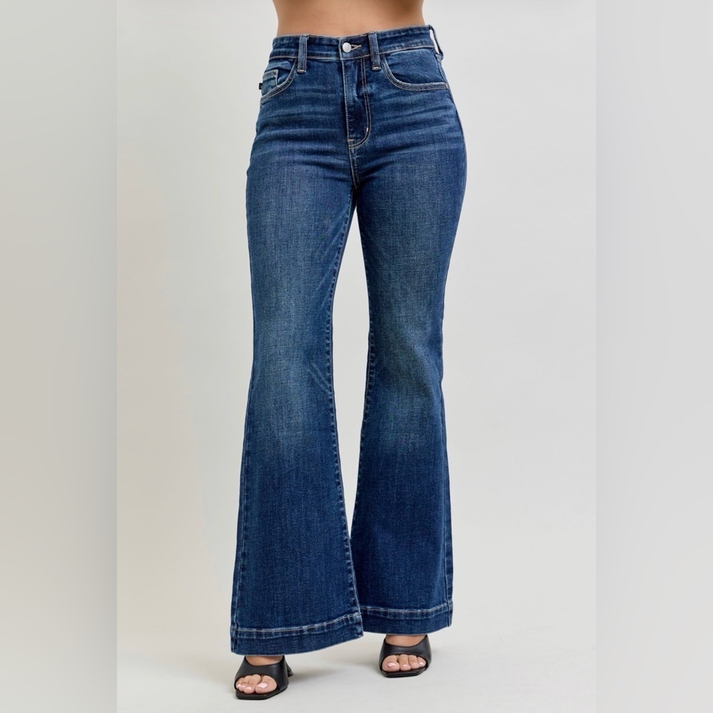 MAKE OFFER Judy Blue PETITE Jasmine Dark Blue Flare Jeans - Picture 3 of 9